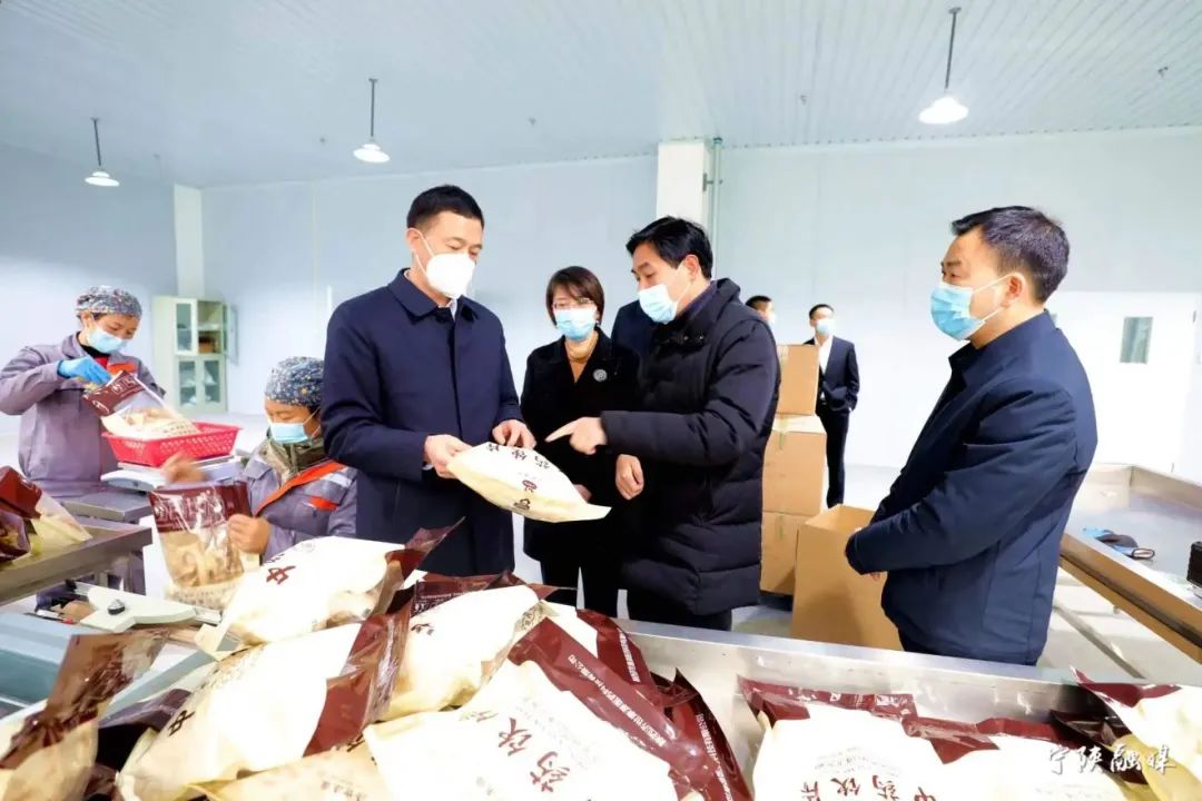 周富林调研工业经济和民生项目
